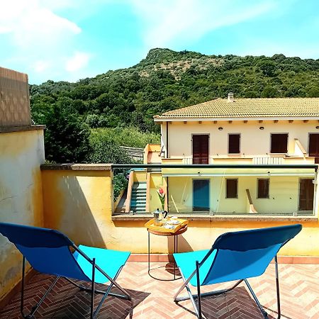Grazioso Attico Vicino Alla Spiaggia E Al Centro Castelsardo Bagian luar foto