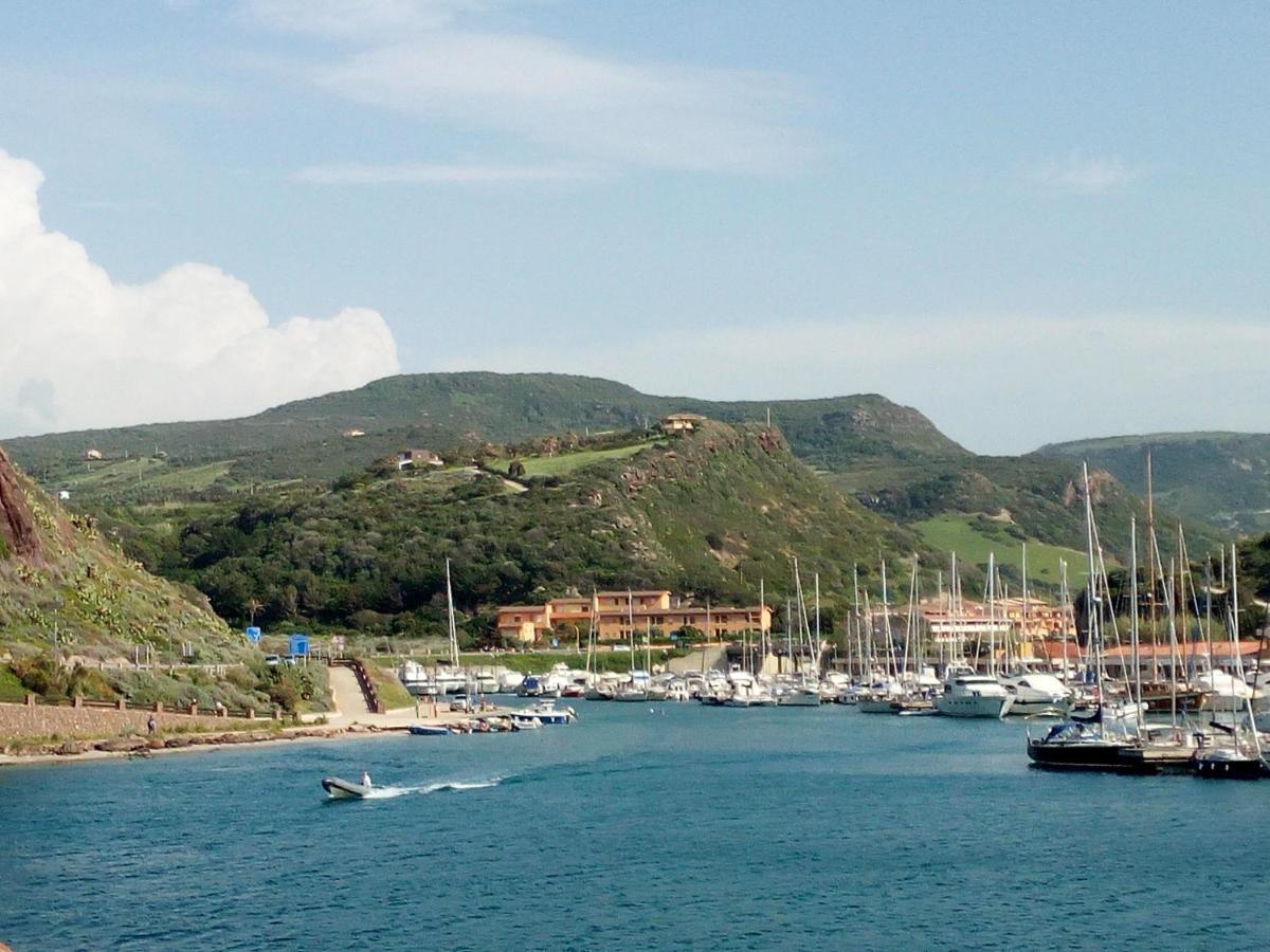 Grazioso Attico Vicino Alla Spiaggia E Al Centro Castelsardo Bagian luar foto