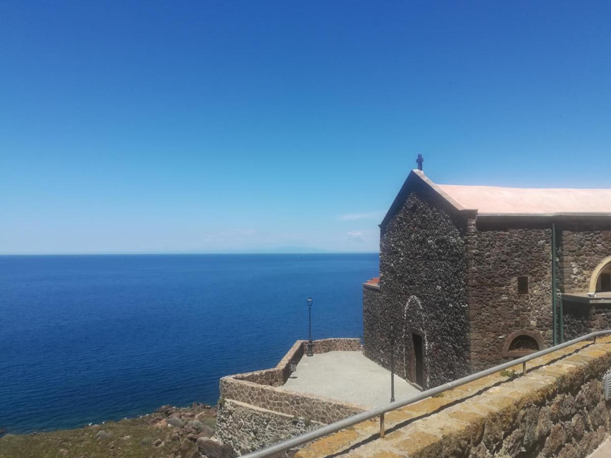Grazioso Attico Vicino Alla Spiaggia E Al Centro Castelsardo Bagian luar foto