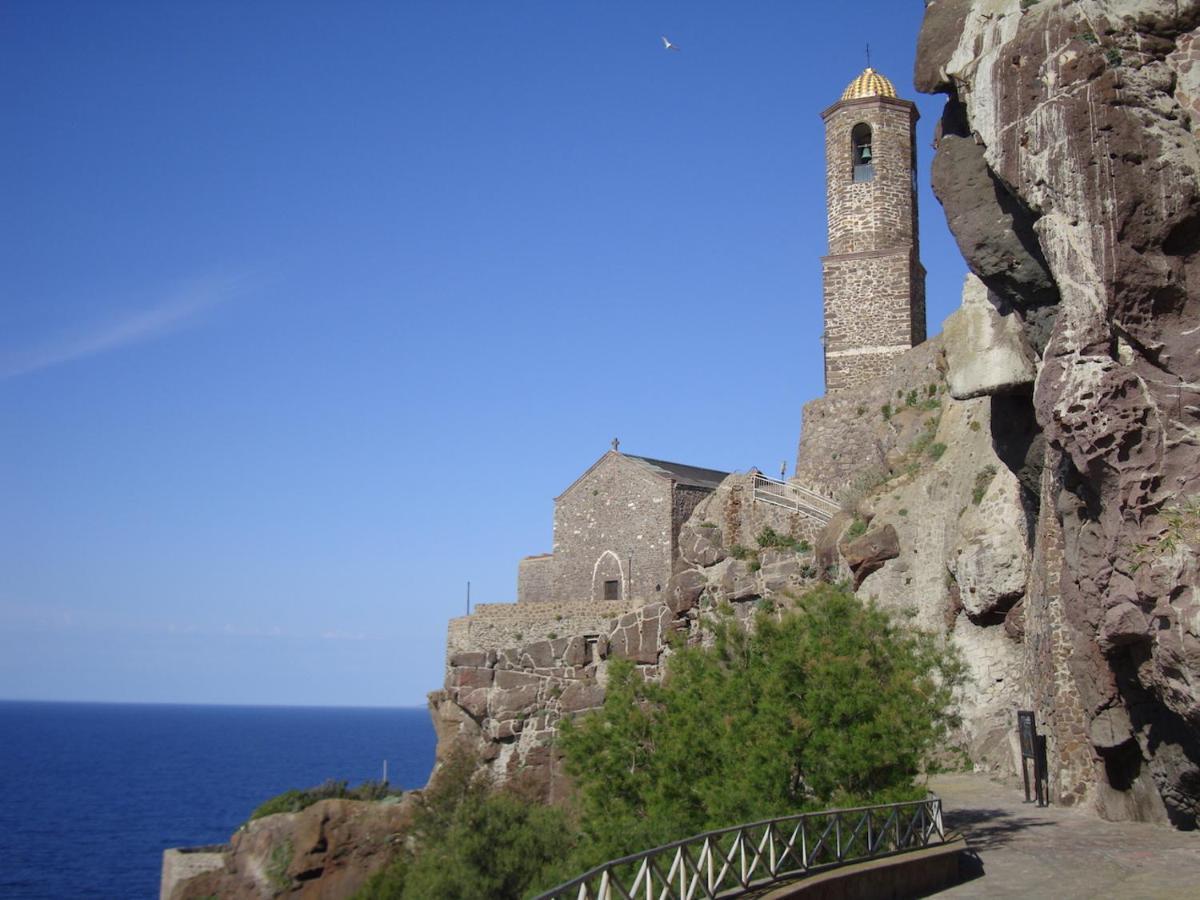 Grazioso Attico Vicino Alla Spiaggia E Al Centro Castelsardo Bagian luar foto